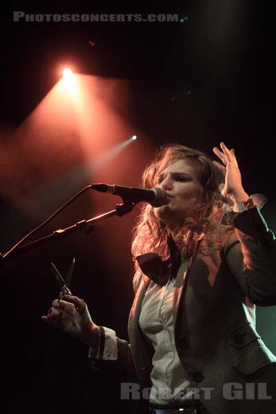 CHRISTINE AND THE QUEENS - 2011-04-12 - PARIS - La Fleche d'Or - 